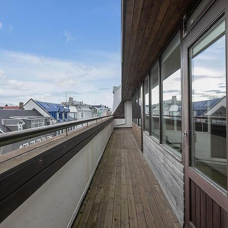 Penthouse Apt On The Shopping Street-Free Parking 레이캬비크 외부 사진