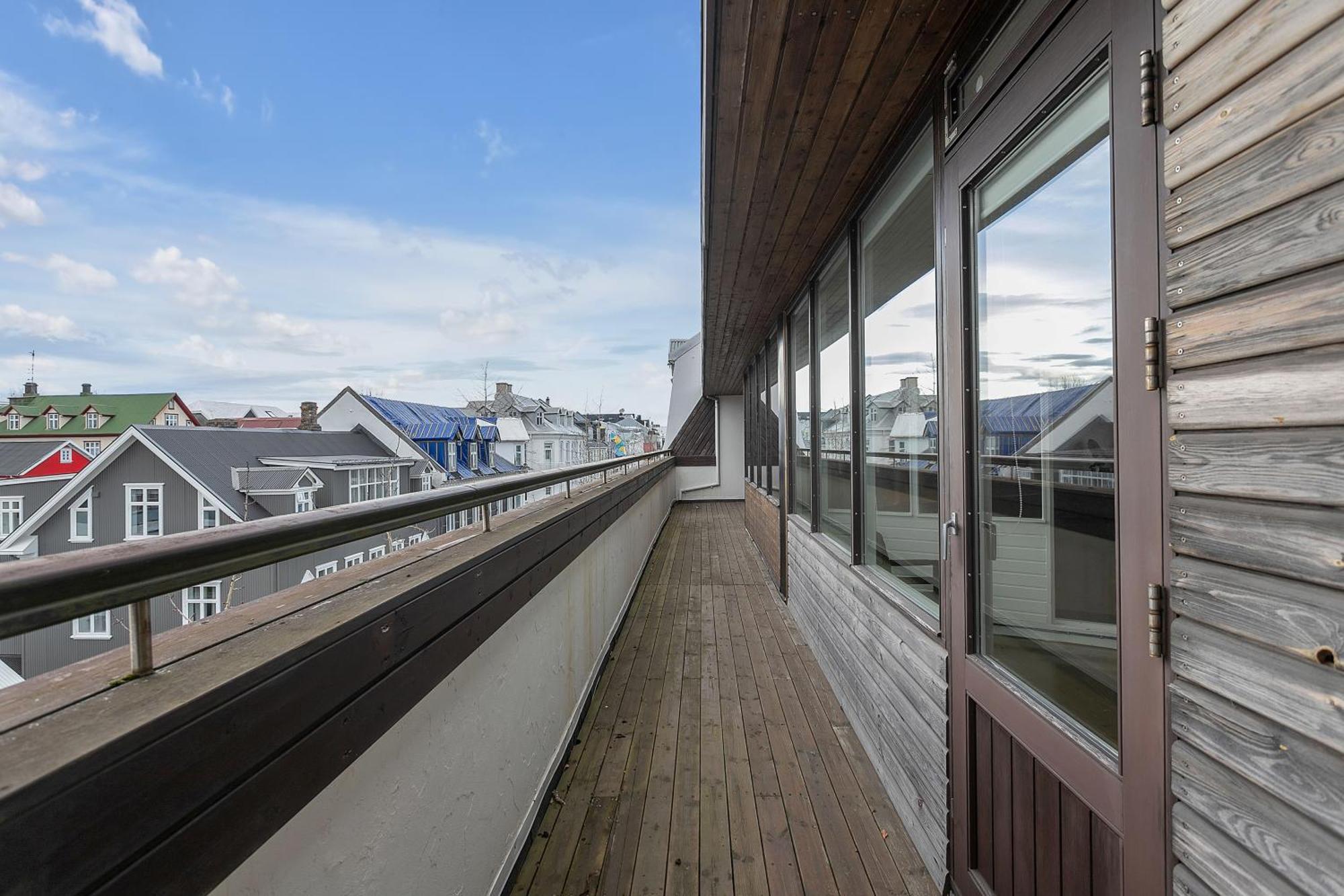 Penthouse Apt On The Shopping Street-Free Parking 레이캬비크 외부 사진