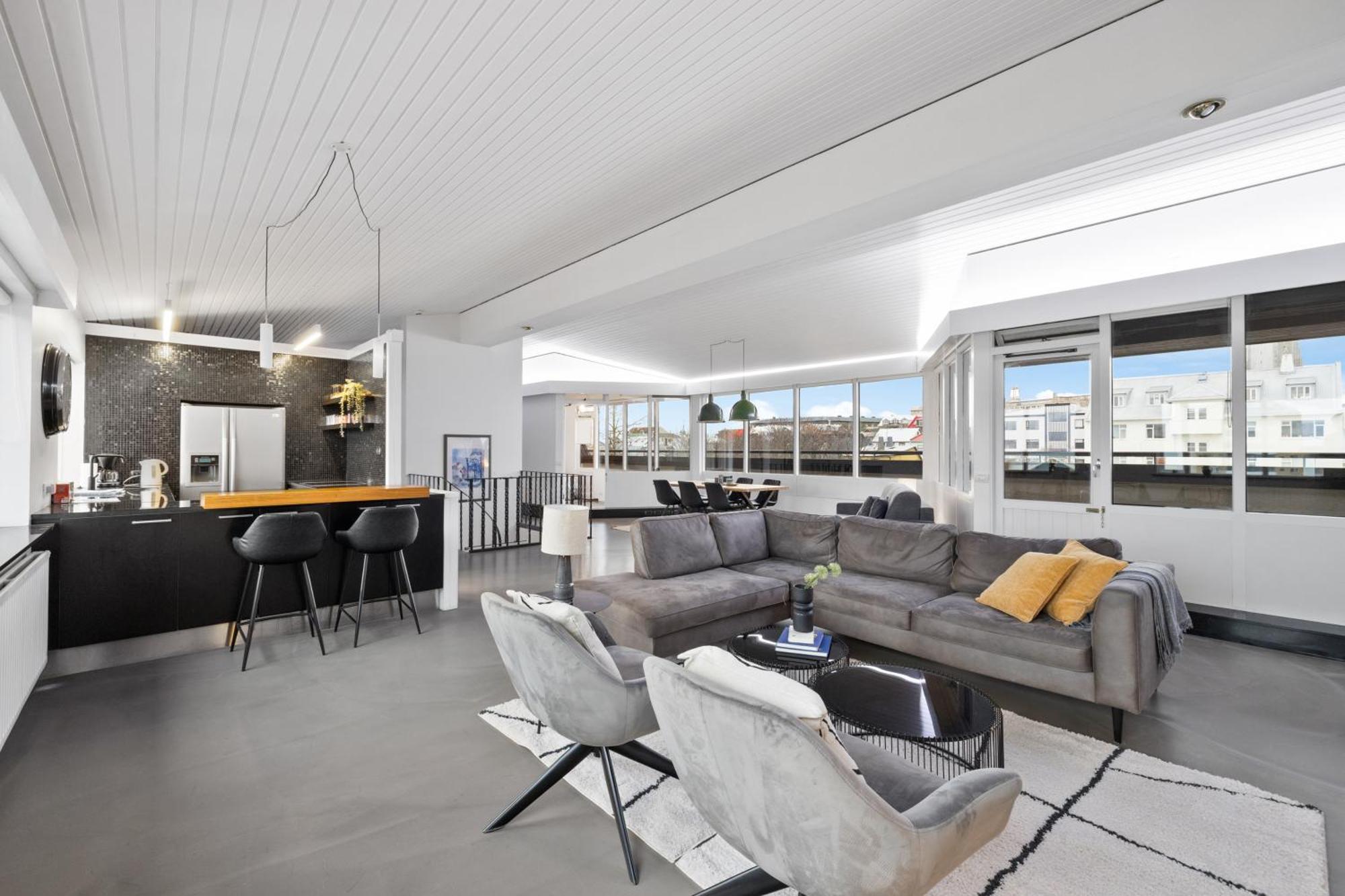 Penthouse Apt On The Shopping Street-Free Parking 레이캬비크 외부 사진