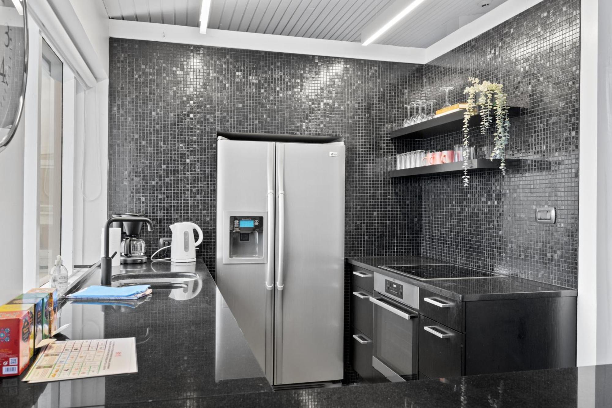 Penthouse Apt On The Shopping Street-Free Parking 레이캬비크 외부 사진