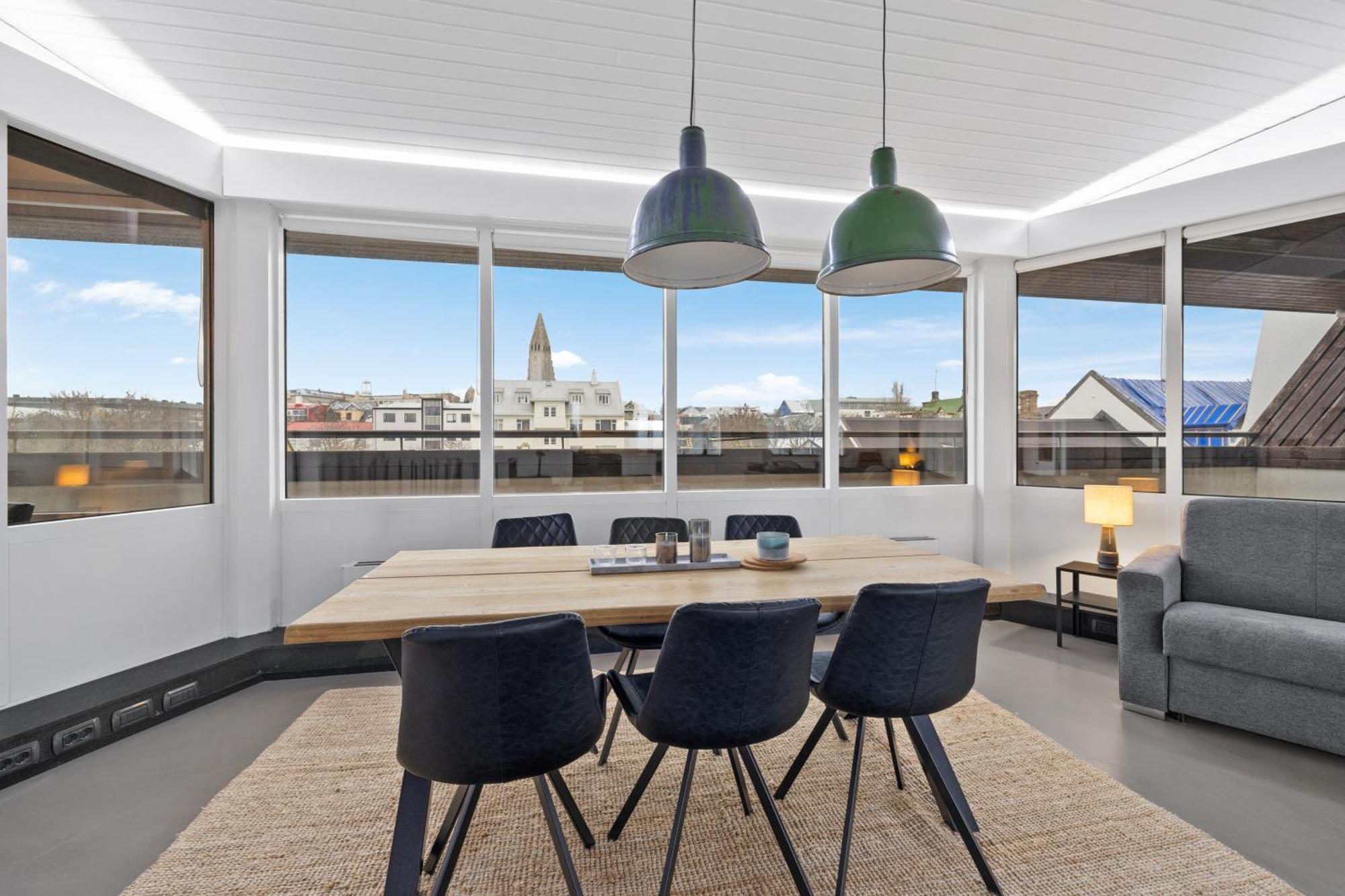 Penthouse Apt On The Shopping Street-Free Parking 레이캬비크 외부 사진