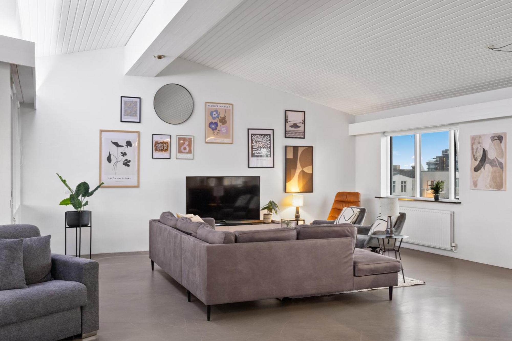 Penthouse Apt On The Shopping Street-Free Parking 레이캬비크 외부 사진
