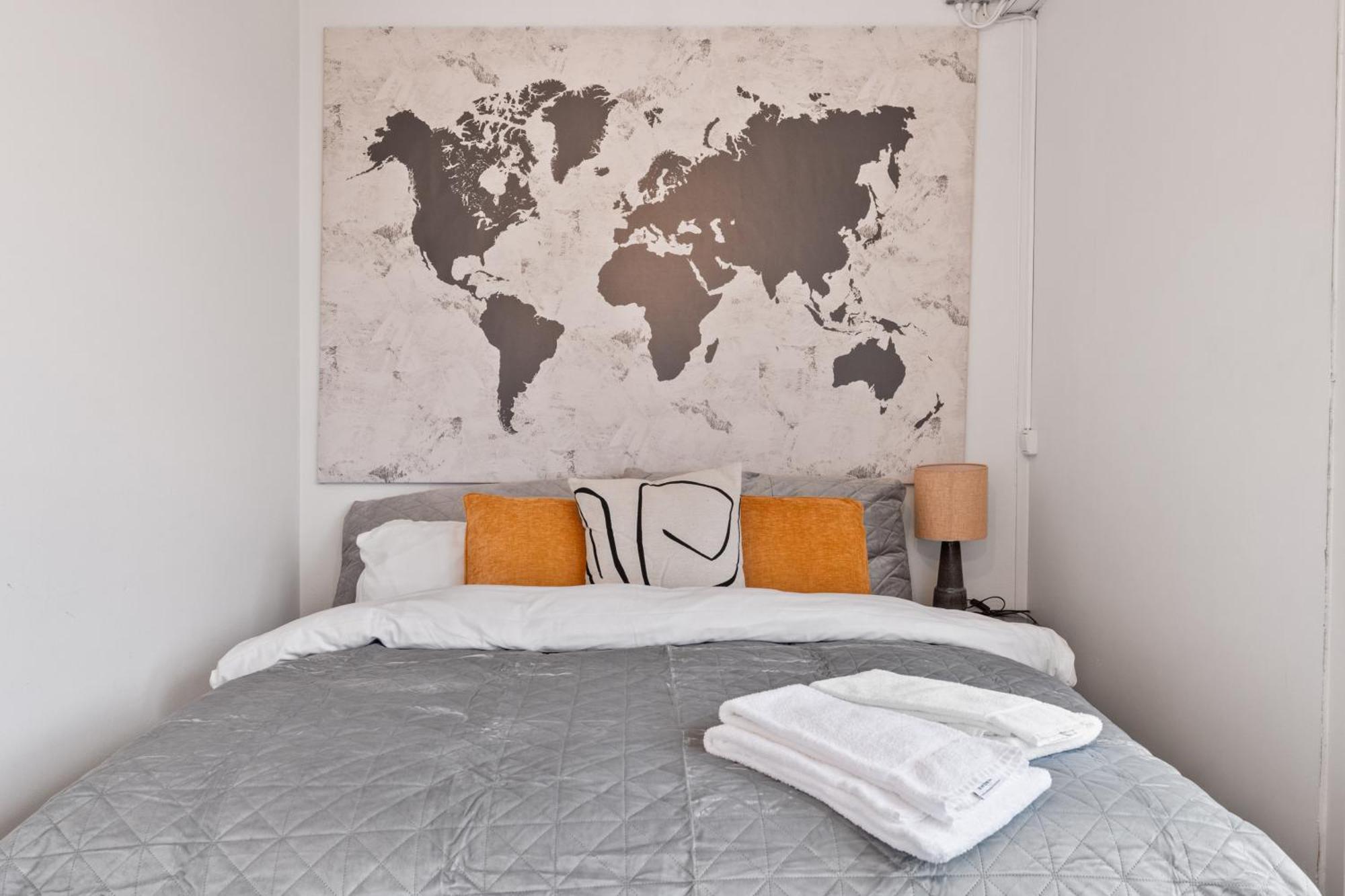 Penthouse Apt On The Shopping Street-Free Parking 레이캬비크 외부 사진