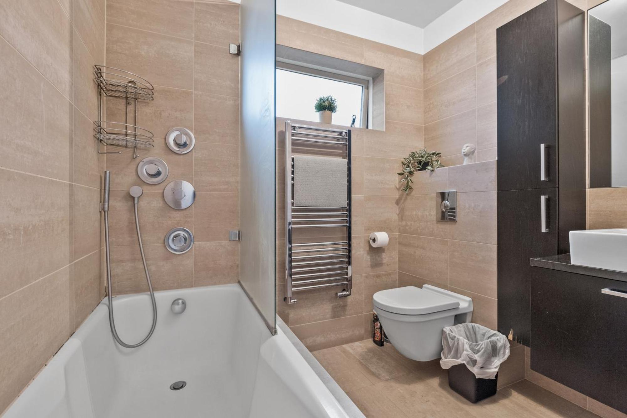 Penthouse Apt On The Shopping Street-Free Parking 레이캬비크 외부 사진